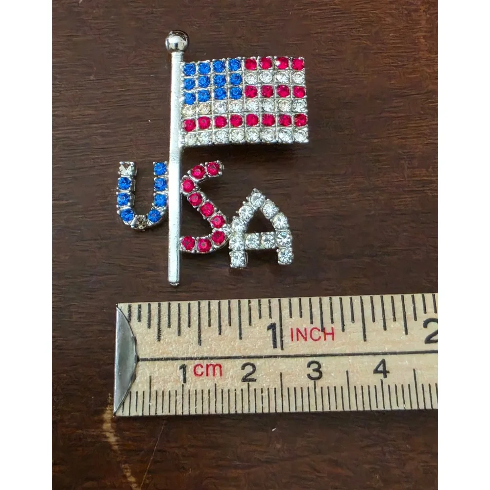 USA American Flag Rhinestone Brooch Silver Tone Patriotic Red White Blue Pin‎